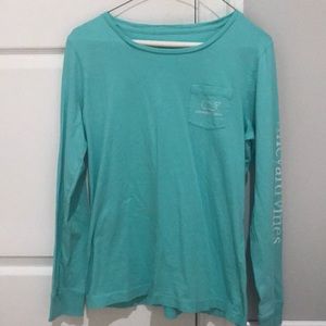 Women’s teal vineyard vines shirt